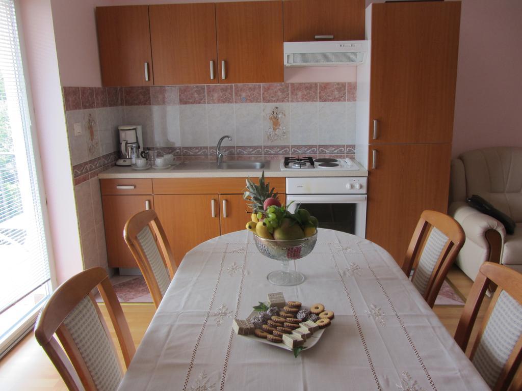 Apartments Dilja Malinska Ruang foto